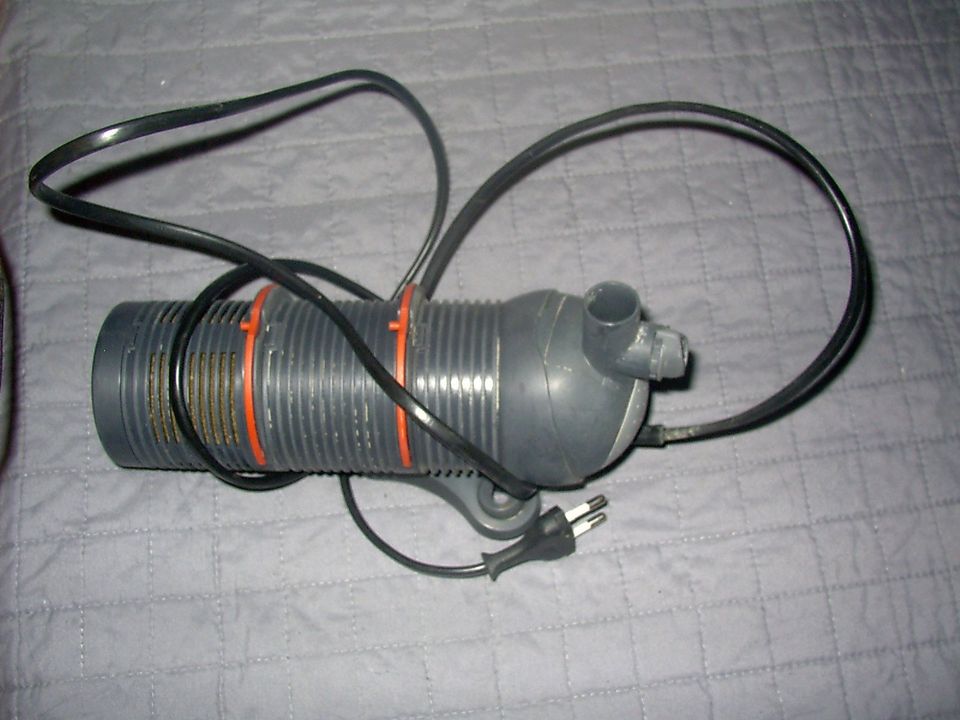 Aquarium Pumpe gebraucht für 100L Aquarium (100-160L)/ EHEIM in