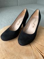 Wie NEU UNISA Pumps schwarz Wildleder/Nubuk 39 1/2 Hamburg-Mitte - Hamburg Neustadt Vorschau