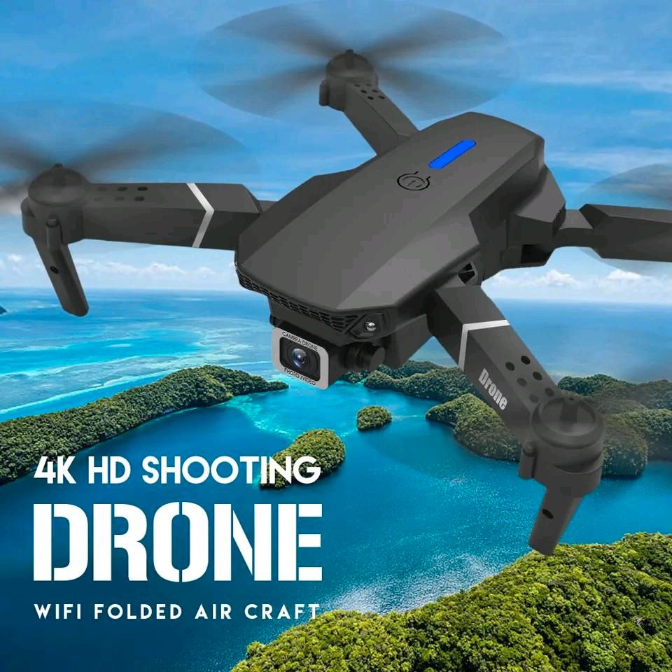 4K Drohne mit Fernbedienung (NEU) in Salzgitter