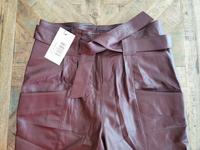 NEU Lederhose rot - braun, Basics & More, Echtleder, Gr. L, 40 Kr. München - Höhenkirchen-Siegertsbrunn Vorschau