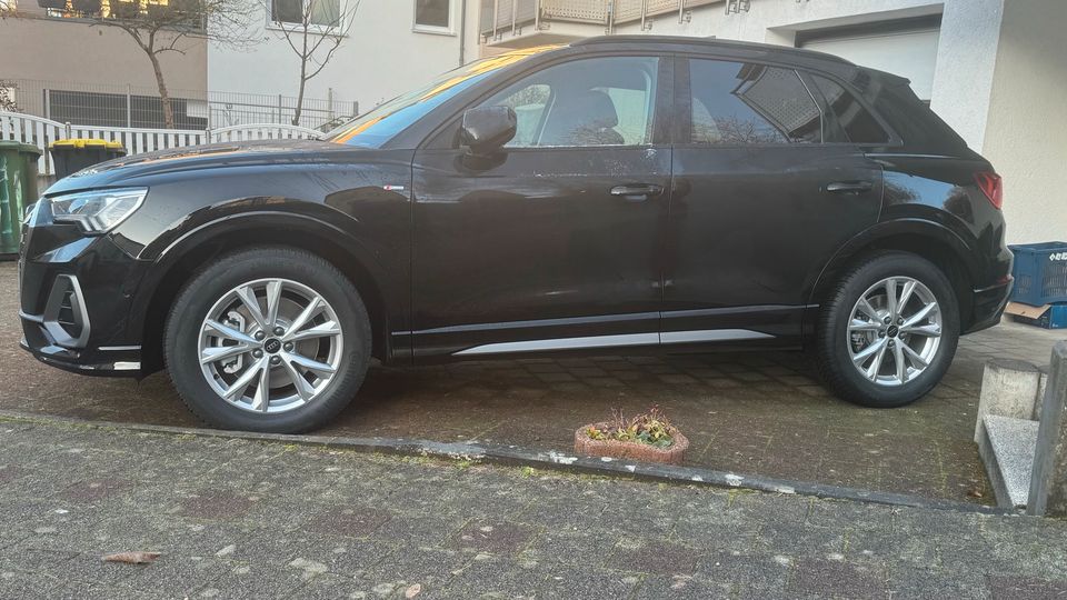 Audi Q3 40 TDI QUATTRO SLINE S TRONIC MYTHOS SCHWARZ GARANTIE in Ludwigsburg