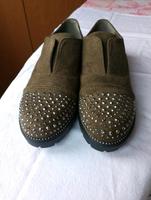 Damen Halbschuhe mit Nieten und Glitzersteinechen Hessen - Aarbergen Vorschau