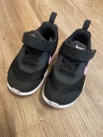 Nike Kinderschuhe schwarz rosa Größe 21 Nordrhein-Westfalen - Ahlen Vorschau
