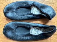 Ballett  schwarz 35 Sport Schlappen Schuhe Mädchen Hausschuh Brandenburg - Fredersdorf-Vogelsdorf Vorschau