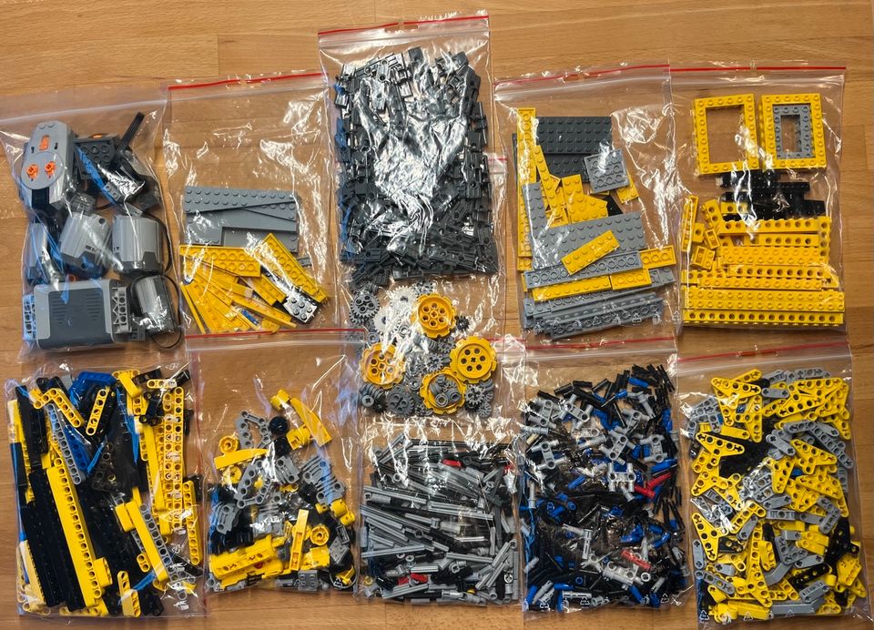 Lego Technic 8275 Bulldozer neuwertig mit OVP in Velbert