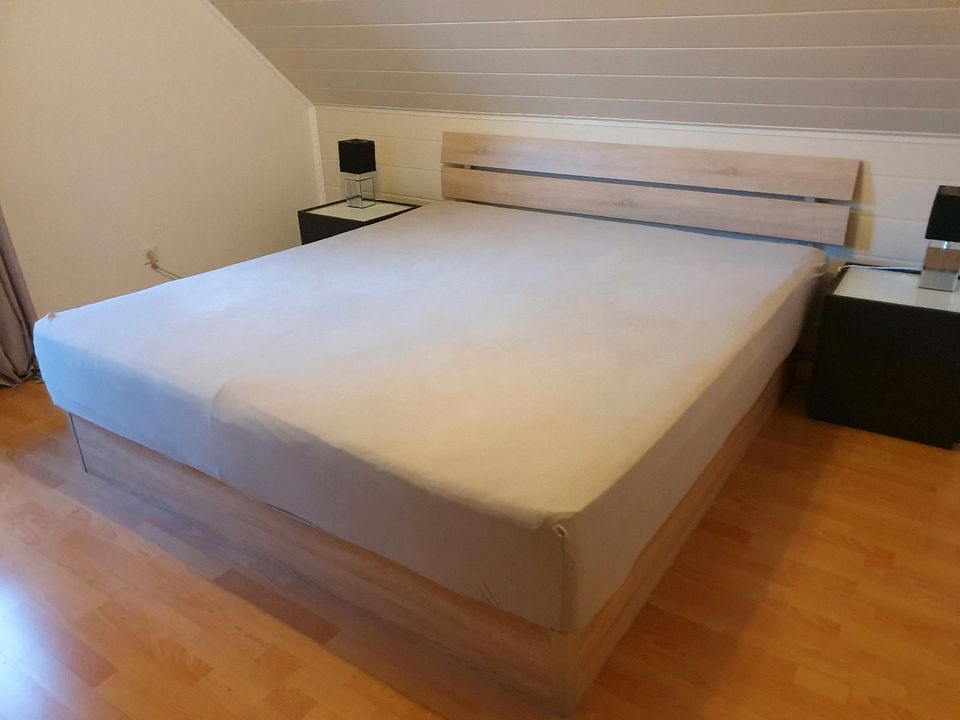 Hochwertiges Wasserbett 200x220 - NP 2.329 € - 10 Jahre Garantie in Apen