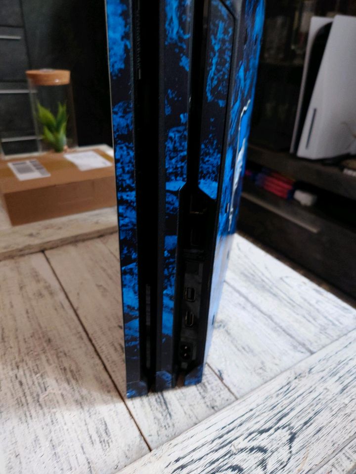 PlayStation 4 Pro 1TB (Hertha BSC Design) in Woltersdorf