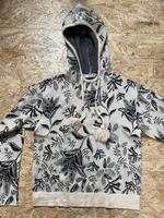 Kapuzenpullover von Reserved Gr. XS m. Blättern Hessen - Roßdorf Vorschau