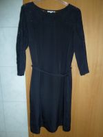 Kleid mit Spitze knielang dunkelblau festlich Größe 38 Nordrhein-Westfalen - Mülheim (Ruhr) Vorschau