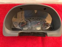 Volvo V40 Cockpit / Tacho mit ca. 107.000 Original-km Niedersachsen - Hemmingen Vorschau