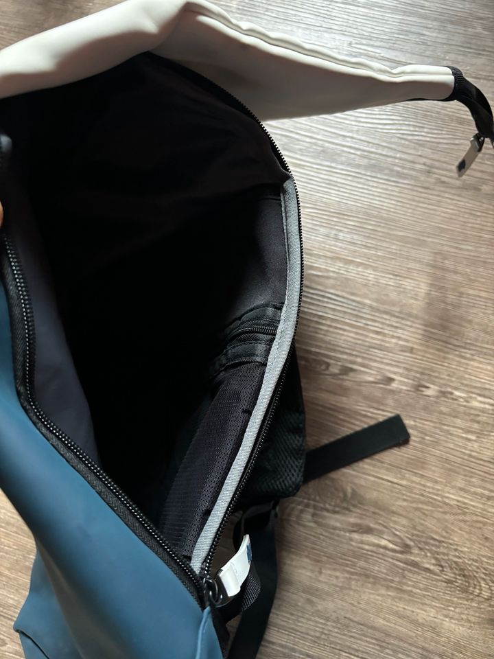 Rucksack blau Sand rolltop groß wasserdicht gummiert NEU in Poyenberg