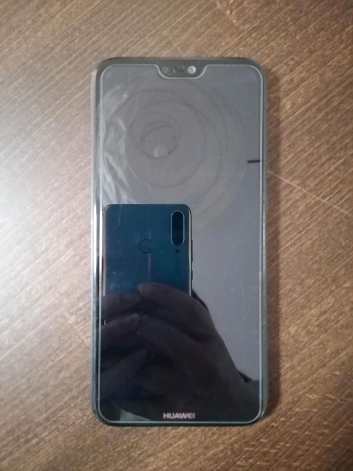 Huawei Handy P20 lite schwarz 64GB + 10 Hüllen + 6 Folien in Kassel