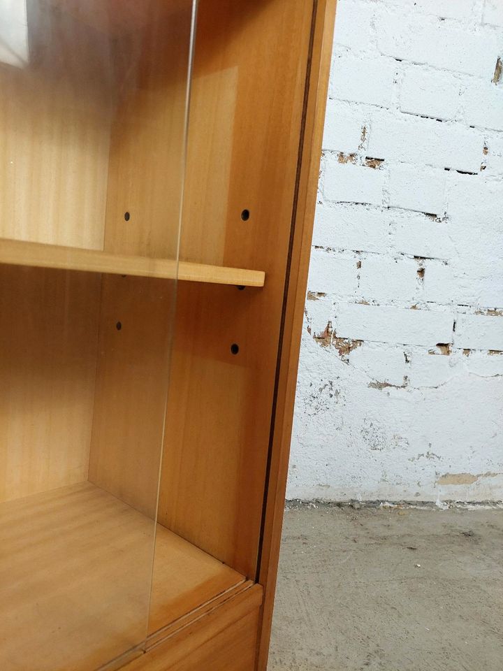 1v4 Vintage Kommode Regal Vitrine Holzschrank 60er 70er DDR Retro in Leipzig