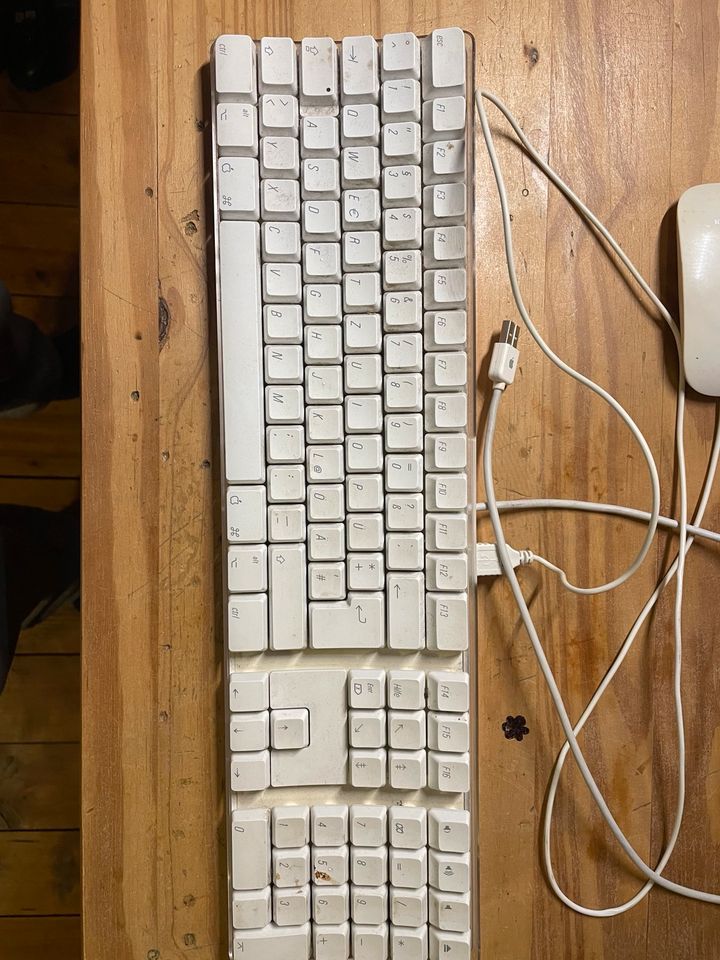 Apple Mac mini mit dazu gehörigen Zubehör. Kompletter PC!! in Kloster Lehnin