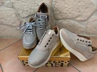 2 Paar Sneaker. Bayern - Michelau i. OFr. Vorschau