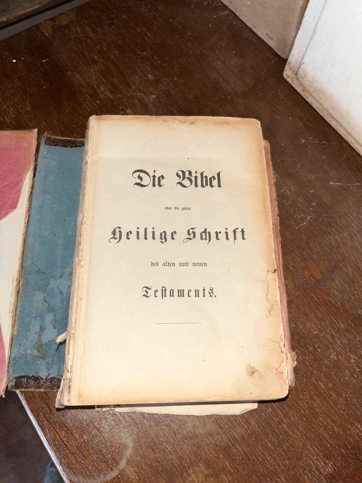 100 Jahre alte Bibel "Die heilige Schrift" in Pirna