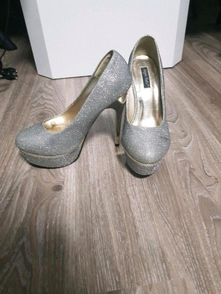 High Heels pumps absatzschuhe silber gold 37 13,5 cm hoch in Frankfurt am Main