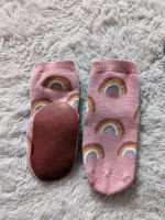 ABS Anti Rutschsocken in Flieder mit Regenbogen Gr. 19-22 Alana Hessen - Lich Vorschau