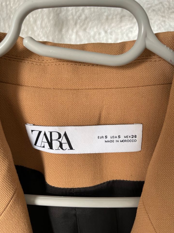 Blazer ZARA Neuwertig in Beige Größe S in Braunschweig