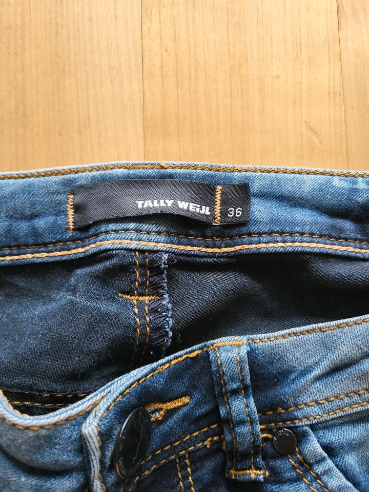 Jeans von Tally Wejl in München