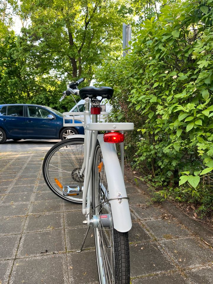 Dynabike Stadtrad, ex IKEA Sladda, Fahrrad mit Gepäckträgern in Nürnberg (Mittelfr)