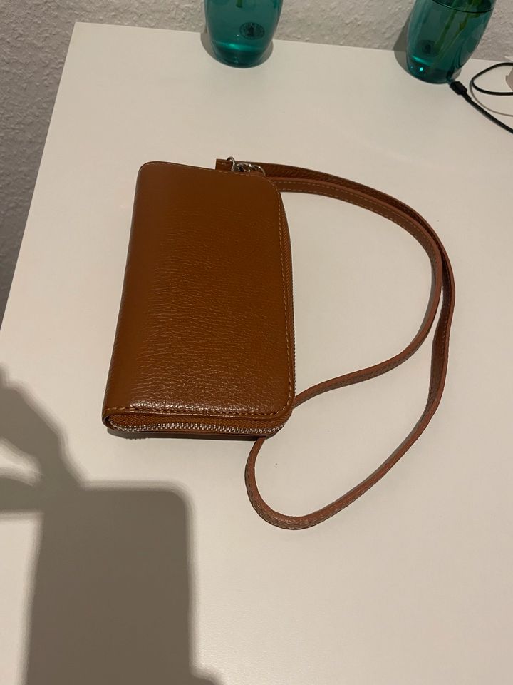 Handy Portemonnaie Kombination Tasche braun in Maintal