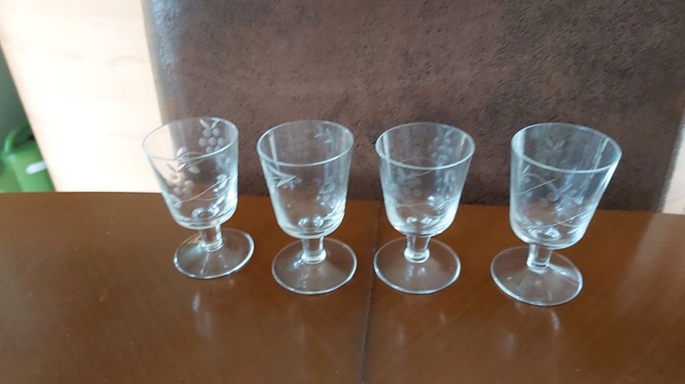 Alte, geschliffene Gläser zur Auswahl in Baruth / Mark