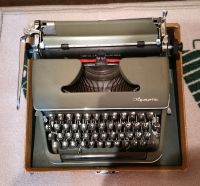 Olympia Schreibmaschine mit Koffer Nordrhein-Westfalen - Gronau (Westfalen) Vorschau