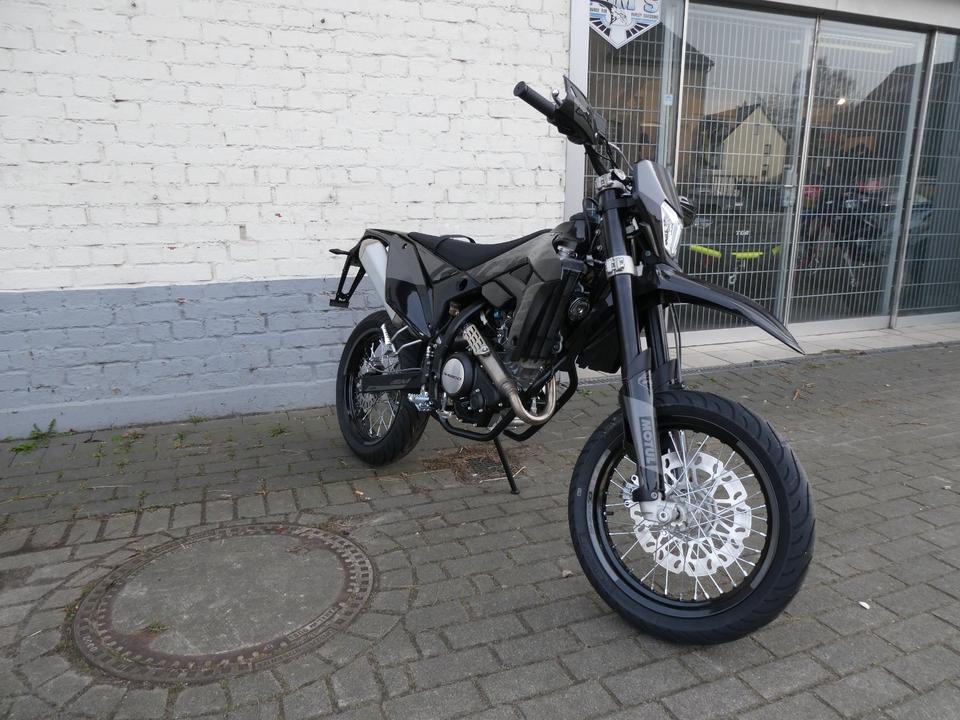 Neufahrzeug Motorrad Sherco 125 4T SM-RS Blackmoon Supermoto in Horn-Bad Meinberg