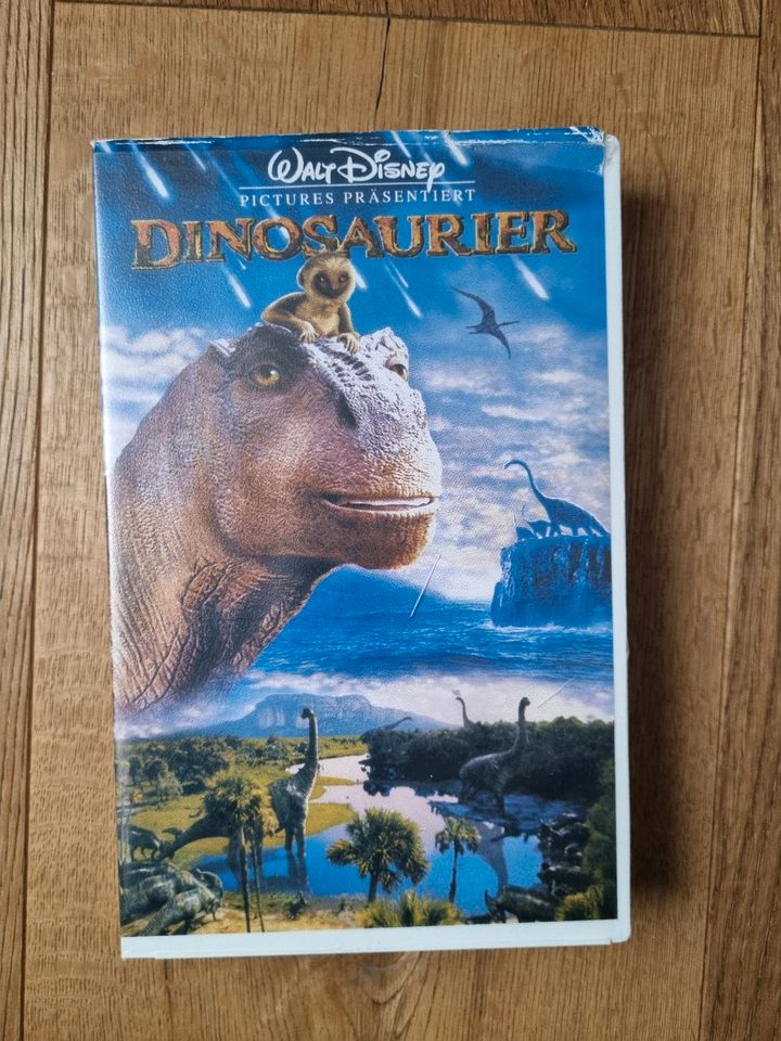 Disney's - Dinosaurier (2000), VHS in Herborn