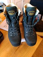 Meindl Wanderschuhe Damen Gr 44,5 UK 10 - neuwertig Sachsen-Anhalt - Halle Vorschau