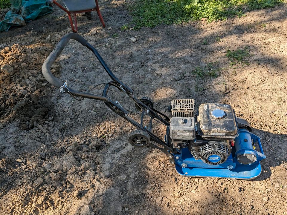 Rüttelplatte 57 kg, 4,1 kW, 2800 Vibrationen/Min zu vermieten in Ober-Olm