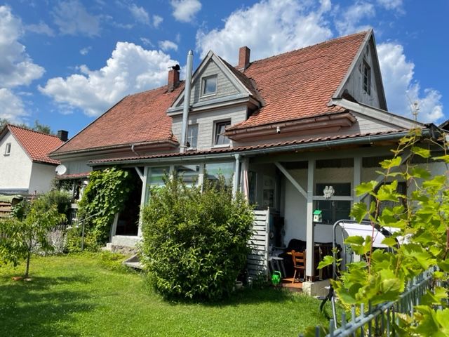 Renoviertes Doppelhaus in ruhiger und sonniger Lage von Regen in Regen