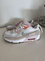Nike Air Max weiß rosa Gr. 38,5 Häfen - Bremerhaven Vorschau