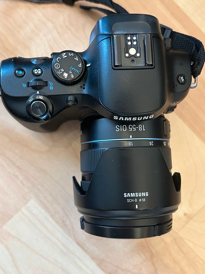 Samsung NX20 Kamera wie NEU mit Zubehör in Essen