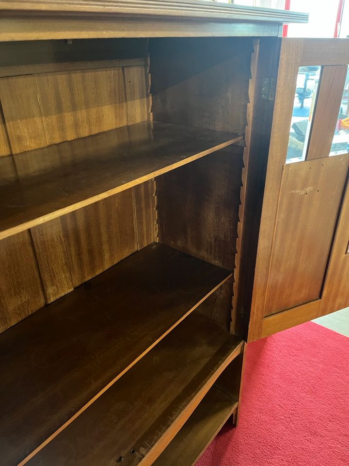 Antik Schrank Kommode Vitrine echt Holz alt in Hildesheim