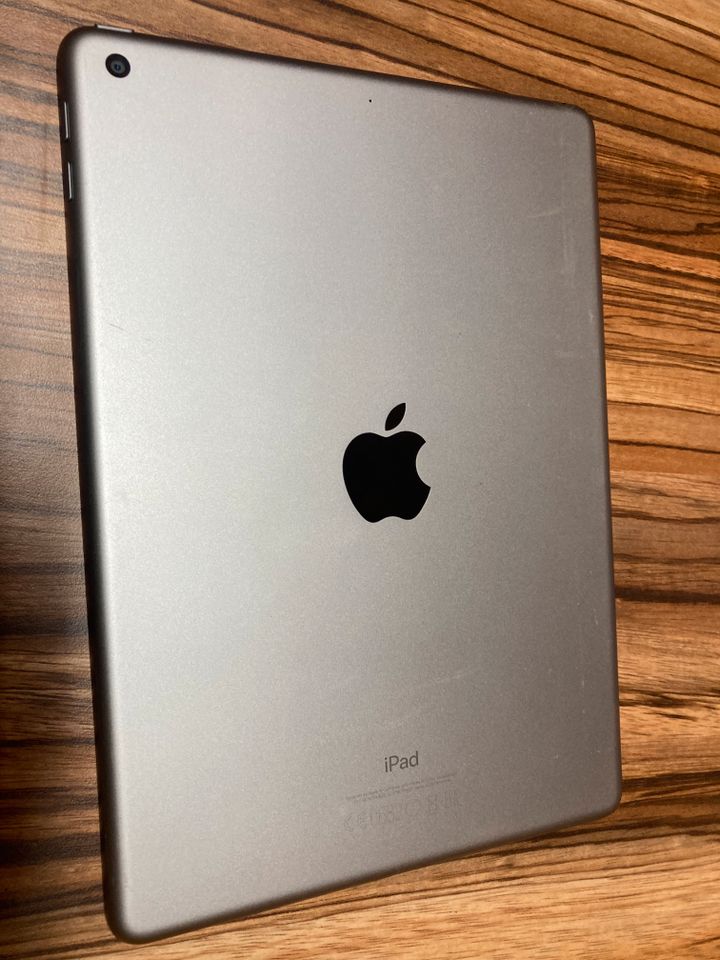 Aple iPad 9,7", 5.Gen. gebraucht, 32GB, gut erhalten, in Bischofsmais