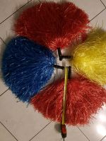 4 Pompons für Cheerleader 45 cm mit Griff Sachsen-Anhalt - Hansestadt Seehausen Vorschau