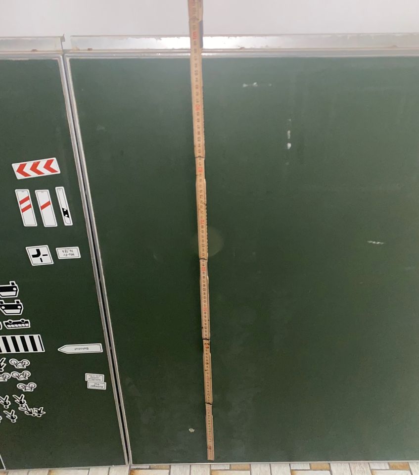 Schultafel 2 m x 1 m mit 2 Flügeln a‘ 1m x 1m in Hamburg