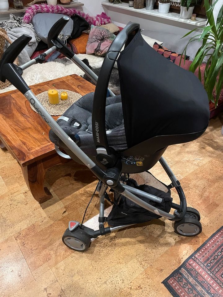 Maxi-Cosi i-size inkl isofix halter und quinny buggy baby-sitz in Dormagen