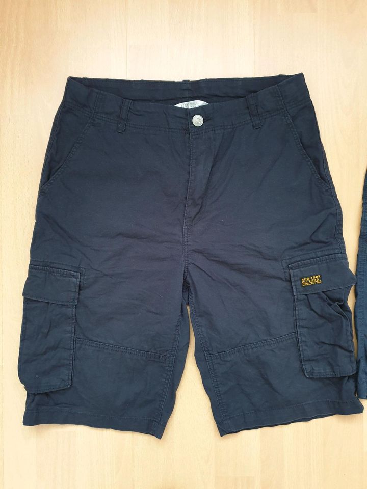 Shorts Gr.152 158 Junge H&M Bermudas kurze Hose blau in Höxter