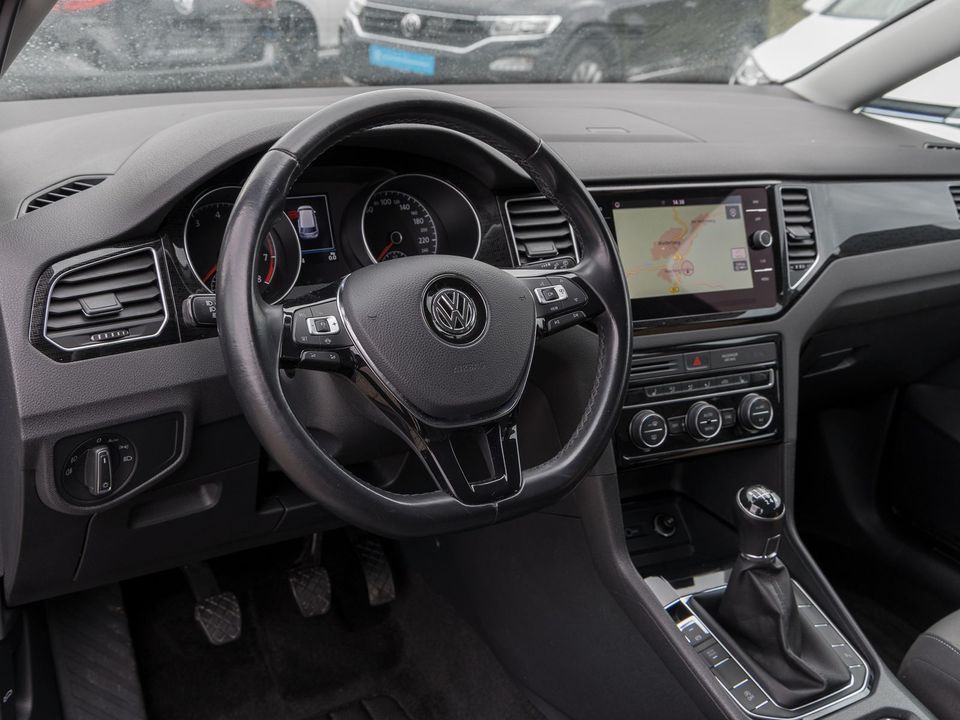 Volkswagen Golf Sportsvan 1.5 TSI Highline LED-Sitzheizung in Winterberg