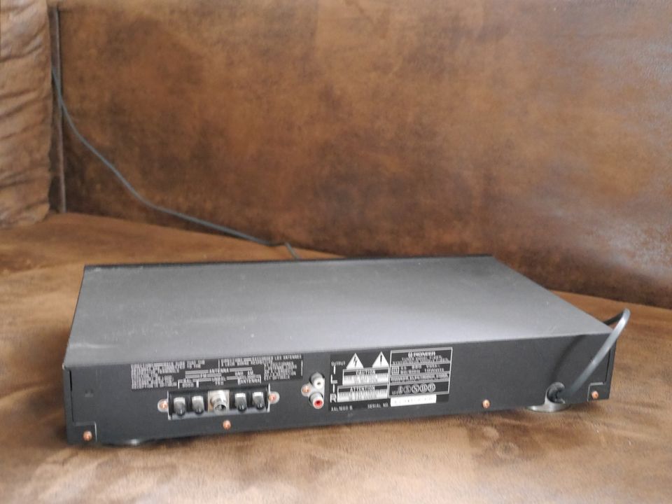 Pioneer F-227L FM/AM Digital Synthesizer Tuner + Antenne geprüft! in Erzhausen