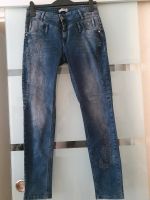 Tredy Jeans Größe 42(40/44) Neu dunkelblau Glitzer Hessen - Wiesbaden Vorschau