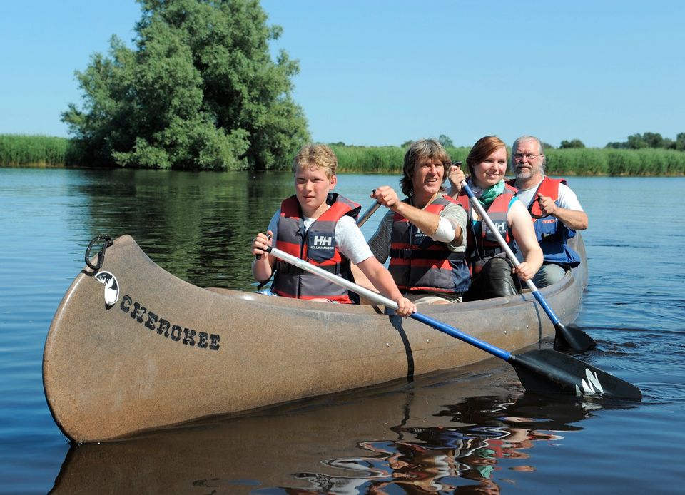 Camping an der schönen Eider in Hollingstedt b Delve Holst