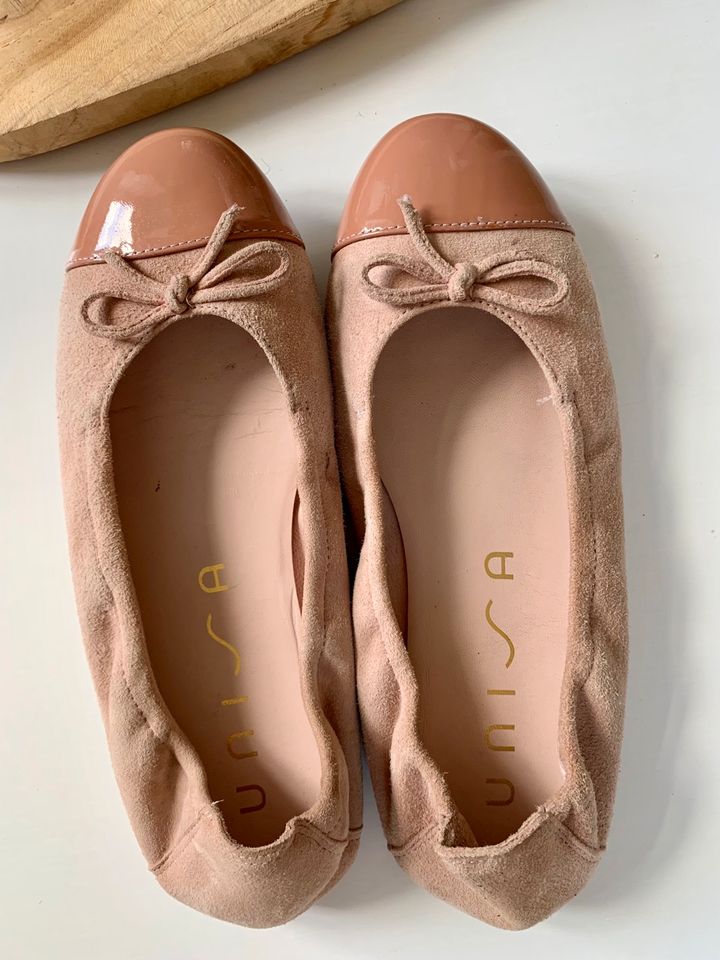 UNISA Ballerinas rosa Wildleder Lack Leder Gr. 36 Top Zustand! in Neckargemünd