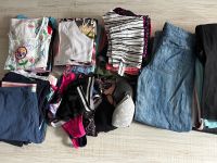 Wäschepaket Gr.146/152 56 Teile Jeans, Pulli, Tshirt, Jacke, Berlin - Spandau Vorschau