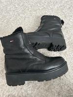Tommy Hilfiger Stiefeletten Echtes Leder Stiefel Boots Plateau 40 Berlin - Spandau Vorschau