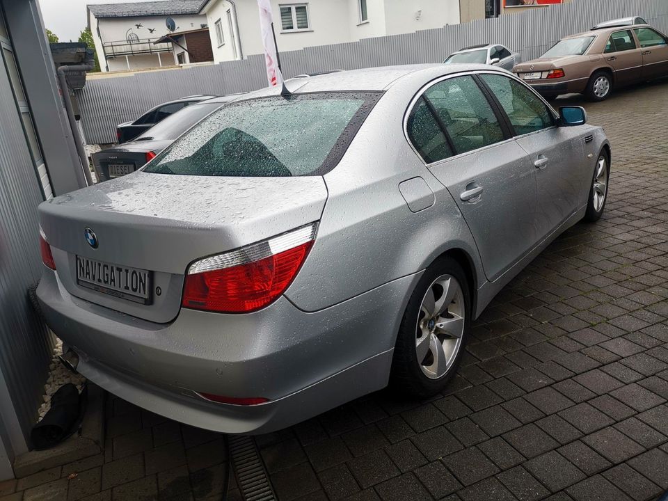 BMW BMW   523iA Lim. Top Gepflegt / Automatik / Navi in Ransbach-Baumbach