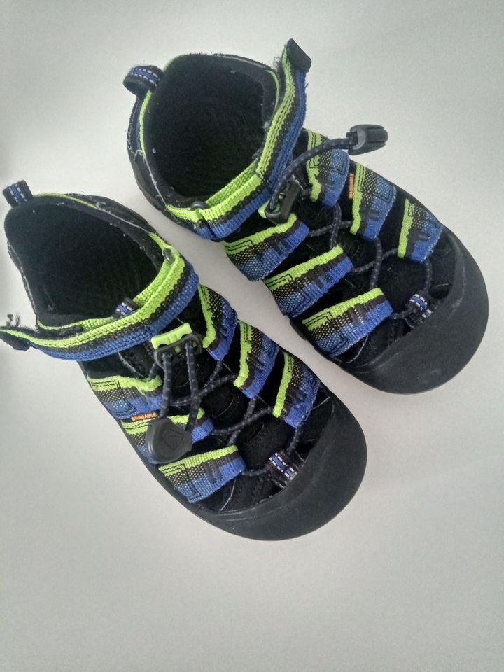 Keen Sandalen Gr. 31 Sommer Schuhe Jungs Mädchen Wasser in Velbert